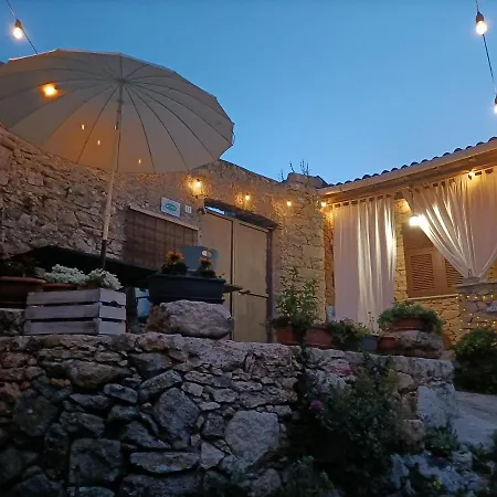 Casa Indipendente La Porta Azzurra Holiday home *
